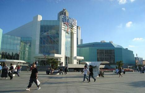 AVM'lerin kapısının önünde sigara içmek yasaklanıyor!