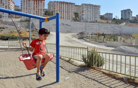 Evka-5 heyelan tehlikesinden fore kazıkla kurtuldu!