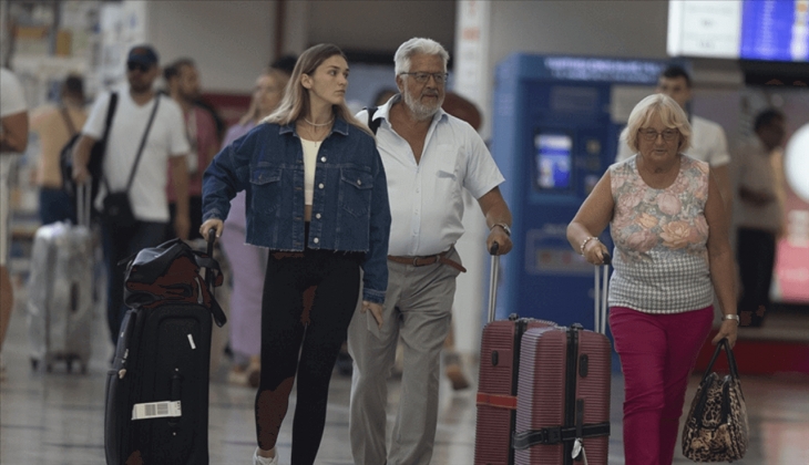 Antalya'ya hava yoluyla gelen turist sayısı 11 milyonu geçti! Esnaf  durumdan memnun!