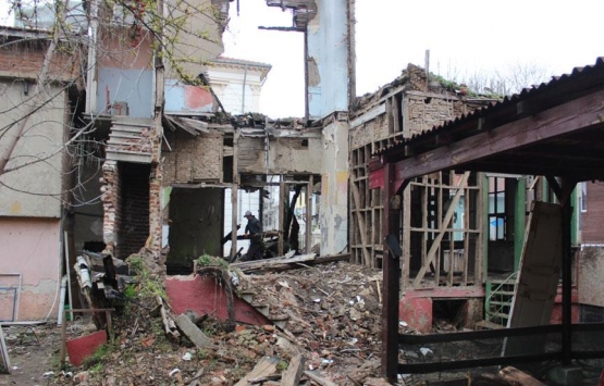 Şehirlerin güvenliği için metruk binalar yıkılıyor!