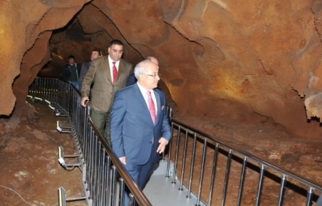 Özdemir Çakacak Taşkuyu Mağarası'nı gezdi!