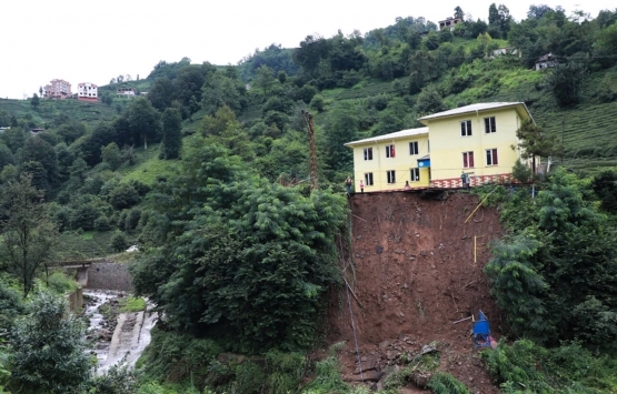 Rize de heyelan sonrası 239 konut tahliye edildi!