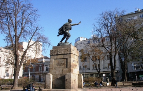 Sırbistan'da kaçak mescidin yıkımına engel!