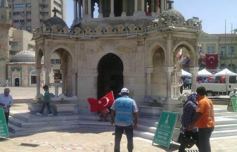 İzmir'deki Saat Kulesi hasar gördü!