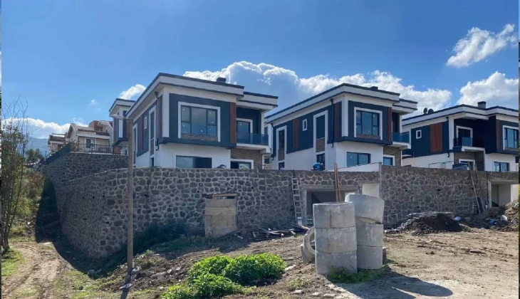 Dere yatağına yapılan Deniz manzaralı villalar tehlike saçıyor! Yapı denetim buraya nasıl rapor verdi?