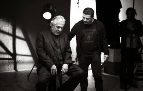 Ala Portreler sergisi 20 Nisan-4 Mayıs 2014 tarihleri arasında Bayraklı Tower'da!