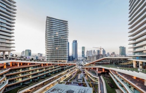 Fenerbahçeli Gregory Van der Wiel, Zorlu Center a taşındı!