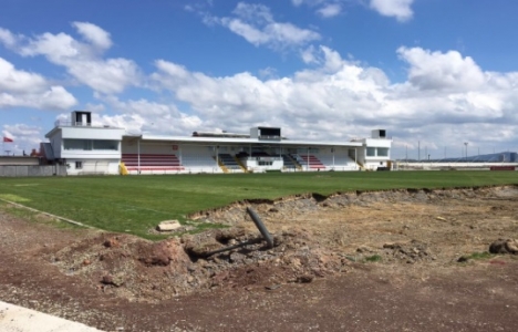 Ümraniye Şehir Stadı'nın sahası yenileniyor!