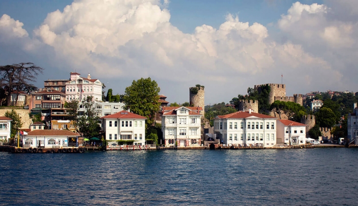 Sarıyer Büyükdere deki Boğaz manzaralı yol yalısı 625 milyon TL ye satılıyor!