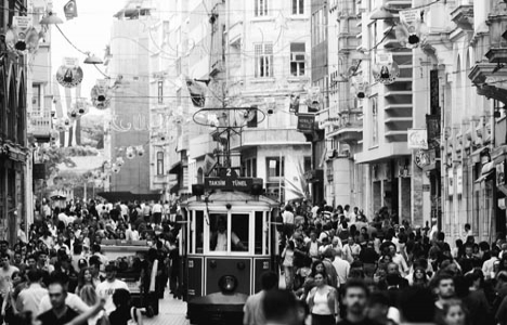 1943 yılında Eğitim Bakanlığı, tarihi Odeon binasını satın alacak!