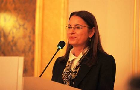 Ayşenur İslam: Binaların küçük olması değil, hizmetlerin büyük olması önemli!