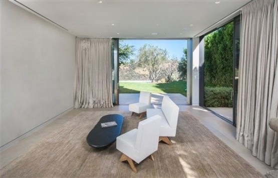 Kim Kardashian ve Kanye West Los Angeles taki evini satıyor!