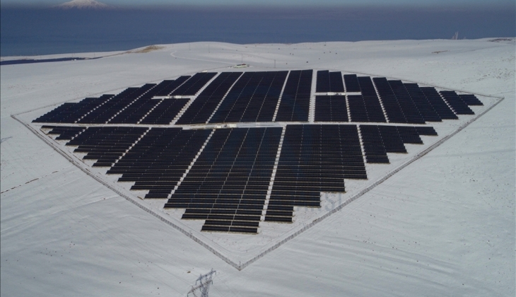 ‘Türkiye’nin güneş enerjisi kurulu gücü 10 bin 7 megawatt’a ulaştı’