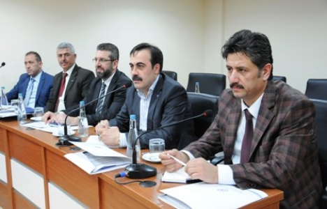 Selçuk Öztürk: İş yerlerini TOKİ yapsın!