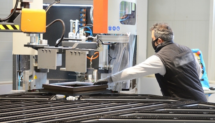 İhracatı üçüncü çeyrekte 18 milyar doları aştı