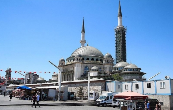 Taksim Camii nde heyecanlandıran anlar! İnce işçiliğe geçildi!