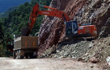 Antalya'nın yolları onarılıyor!