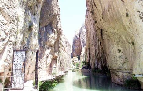 Sivrice kanyonu, oluşan dev çukurlar nedeniyle kullanıma kapatıldı!