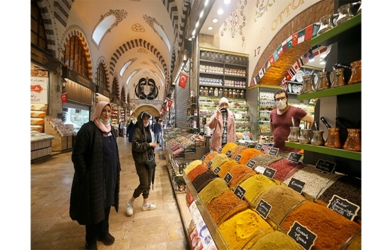 Mısır Çarşısı kapılarını yeniden açtı!