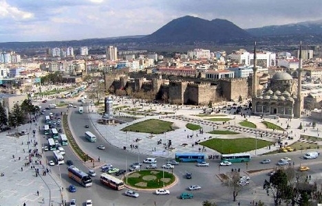 Kayseri Büyükşehir'den 3 dükkan, otopark ve kaykay pisti ihalesi!