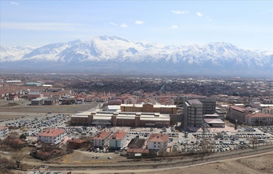 Erzincan'da hasar görüp tadilat yapılmayan binalar gözden geçirilmeli!