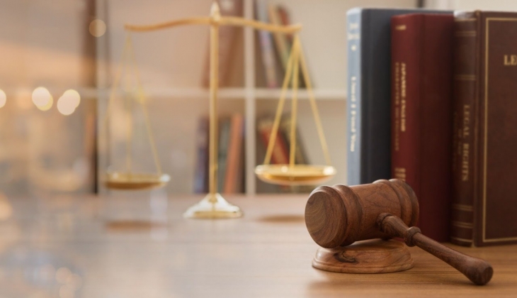 Ölen birinin çocukları ve karısı varsa kendi kardeşine miras düşer mi?