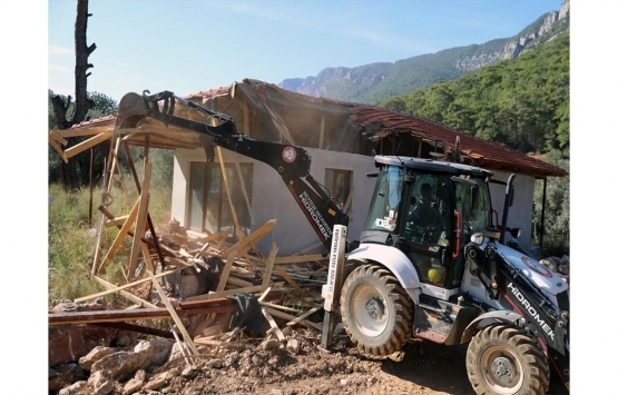 Muğla Menteşe de imara aykırı yapılar yıkılıyor!