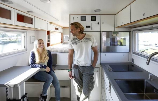 Zırhlı kamyonu lüks eve çevirdiler!