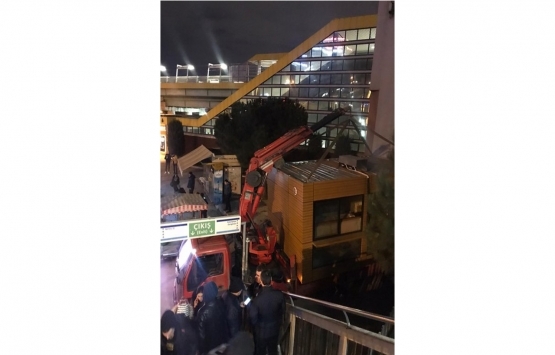 Merter Metro İstasyonu’ndaki kaçak büfe kaldırıldı!