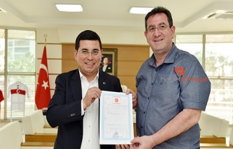 Kepez'de askeri alan mağdurları tapularını alıyor!