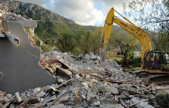 Marmaris ve Datça'da imara aykırı binalar yıkılıyor!