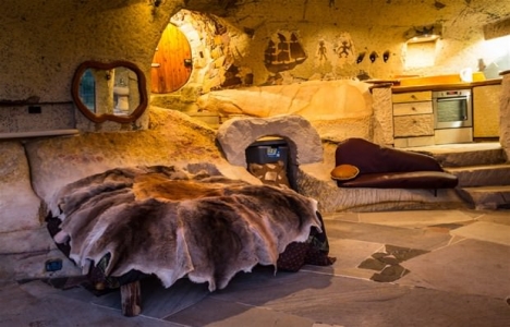 Lionel Buckett, mağarayı muhteşem bir eve dönüştürdü!