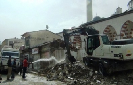 Van Erciş kentsel dönüşümde 17 işyeri yıkıldı!