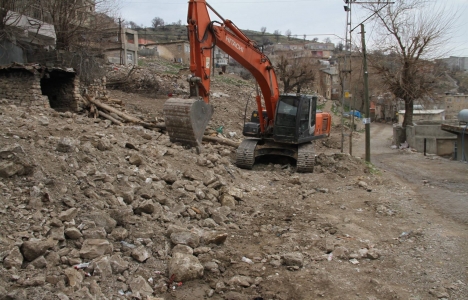 Batman Kozluk'ta metruk yapılar yıkılıyor!