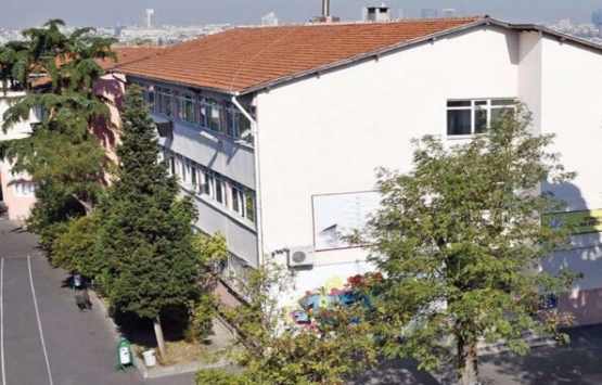 Üsküdar’da 172 yıllık bina sağlam, yeni bina hasarlı!