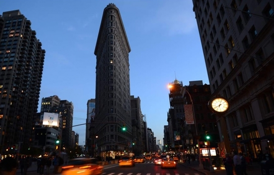 Manhattan daki dev plazalar hayalete döndü!