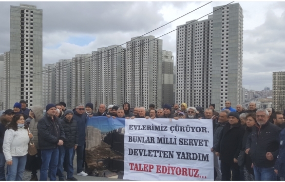 Akif Hamzaçebi, Esenyurt ta konut mağdurlarıyla bir araya geldi! 