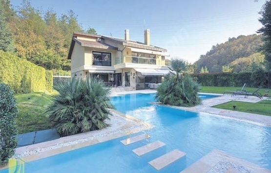 Ajda Pekkan ın Bahçeköy’deki villası başına dert oldu!