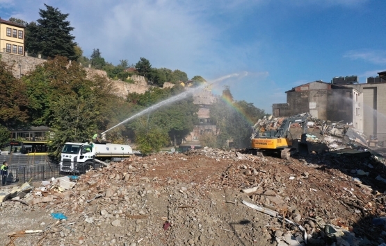 Bursa Tarihi Çarşı ve Hanlar Bölgesi nde çok katlı binanın yıkımı tamamlandı!
