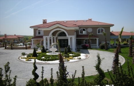 Alkent 2000 mahallesi girişine kurulan gecekondular davalık oldu!