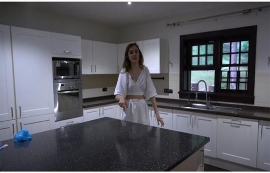 Berfu Yenenler ve Eser Yenenler orman içinde ev kiraladı!