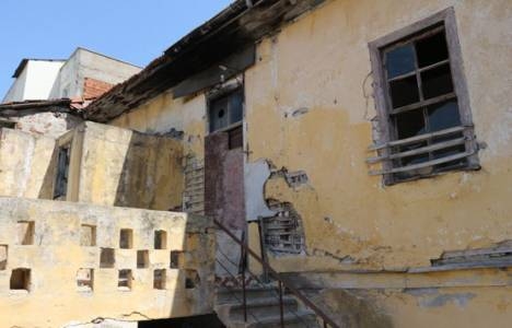 Muratpaşa Mahallesi metruk evlerden şikayetçi oldu!