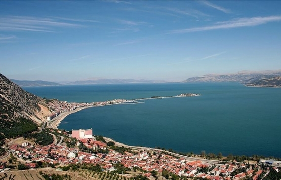 Isparta nın Şarkikaraağaç ilçesinin konut eksikliği TBMM de!