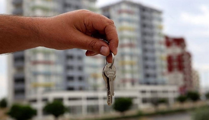 Evini kiralamaktan vazgeçen ev sahibine taşlı sopalı saldırı!