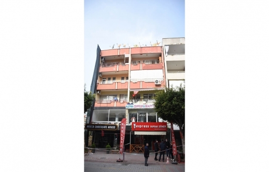 Alanya da yıkılma riski bulunan bina boşaltıldı!