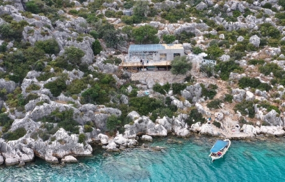 Demre de doğal sit alanına inşa edilen villa yıkılıyor!