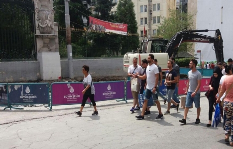 Esnaf, İstiklal Caddesi ni boşaltıyor!