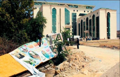 Turgut Özal Üniversitesi ve İlkokul arasında arazi anlaşmazlığı!