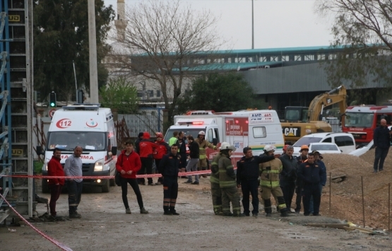 İzmir de metro vagonu yer altı park alanı inşaatında göçük!