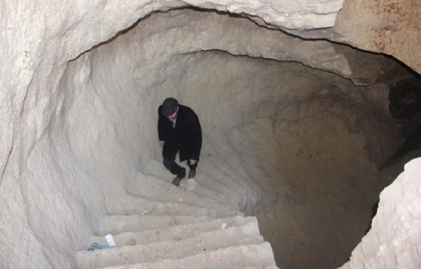 Gaziantep'te yenilenen binanın altından mağara çıktı!